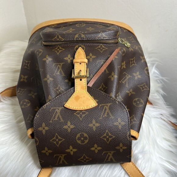 💯 Authentic Louis Vuitton Monogram Backpack 🍀 - Picture 16 of 16